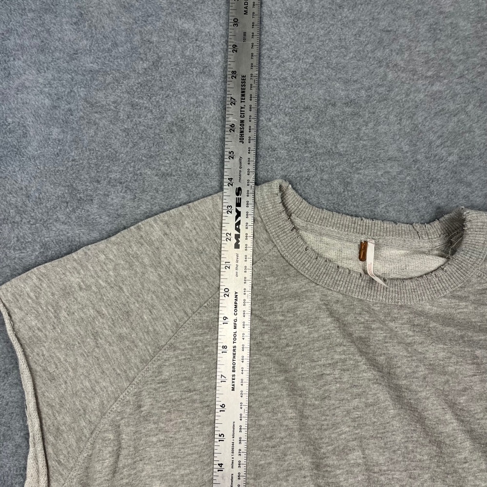 Free People Sweatshirt Women Medium Gray Cut Sleeve Crew Neck Distressed Hem - Picture 7 of 9